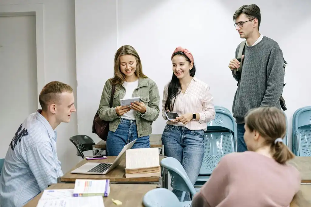 Canning English for Business Intensywne szkolenie indywidualne Szkolenia grupowe w Londynie Kursy kombinowane języka angielskiego Nauka przez doświadczenie Angielski dla biznesu Szkolenia komunikacyjne Personalizowane programy edukacyjne