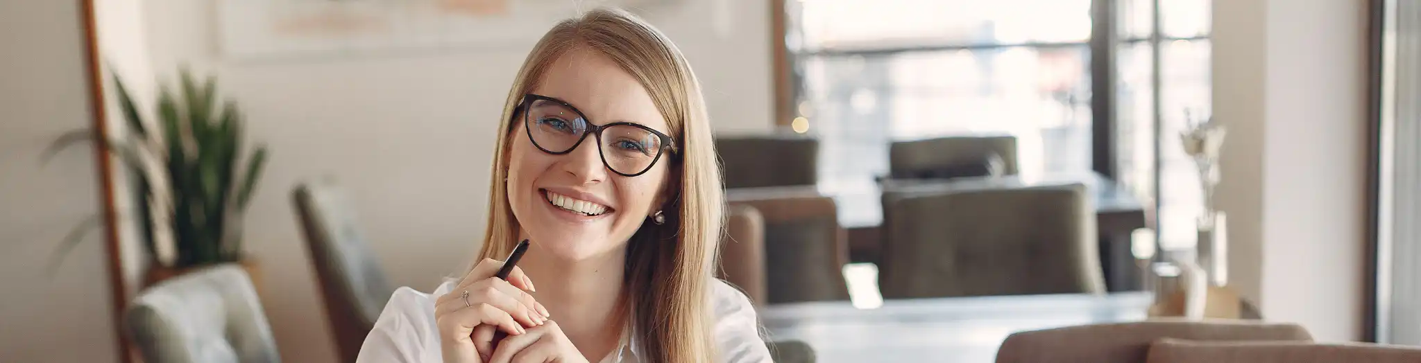 Kobieta biorąca udział w kursie Business English